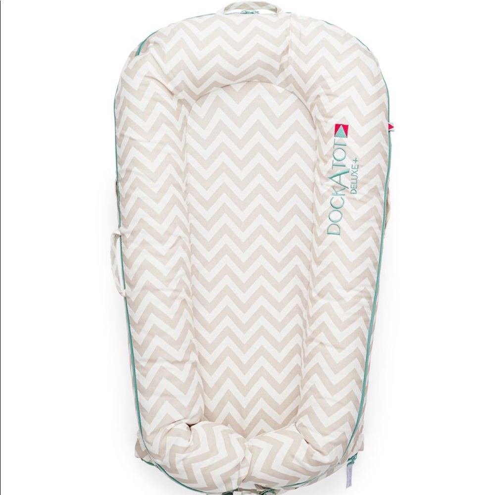 DockATot Deluxe+ Silver Lining Chevron